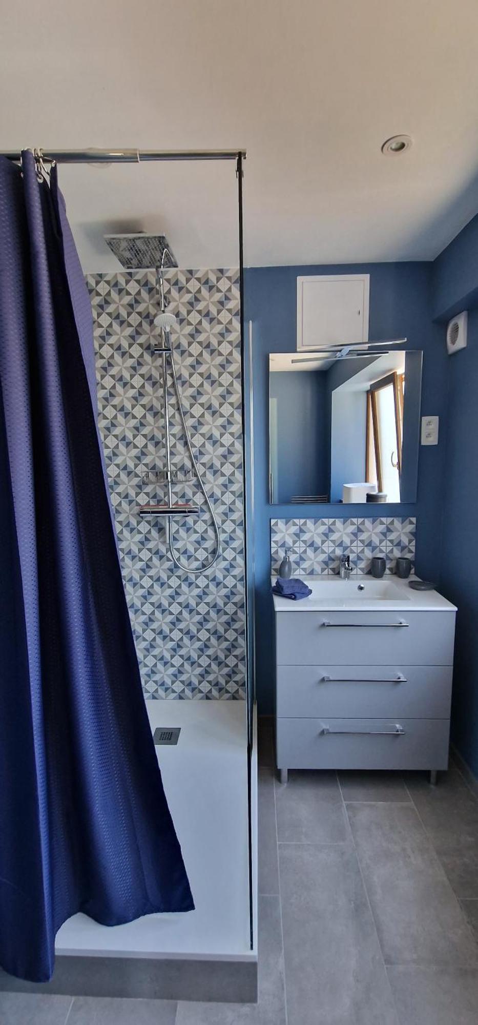 Moderne Et Calme Avec Local Separe Pour Skis Et Velos Holiday home